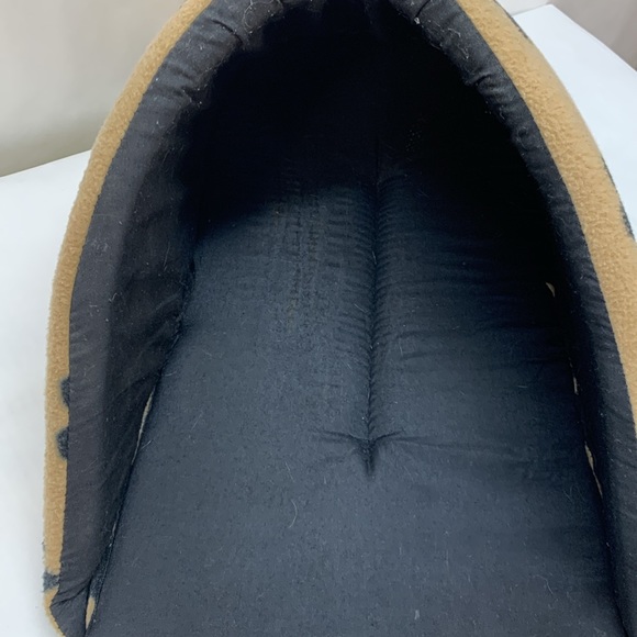 Plush Cat/Dog Cave Pet Bed slipper shoe shaped paw print - Picture 5 of 7